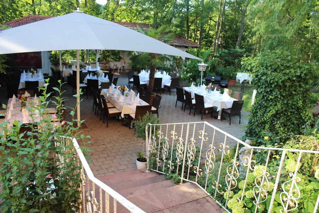 Parkhotel Krone Эммендинген Экстерьер фото