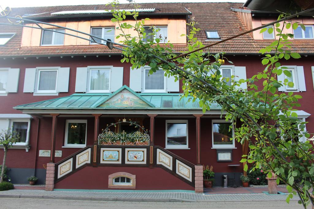 Parkhotel Krone Эммендинген Экстерьер фото