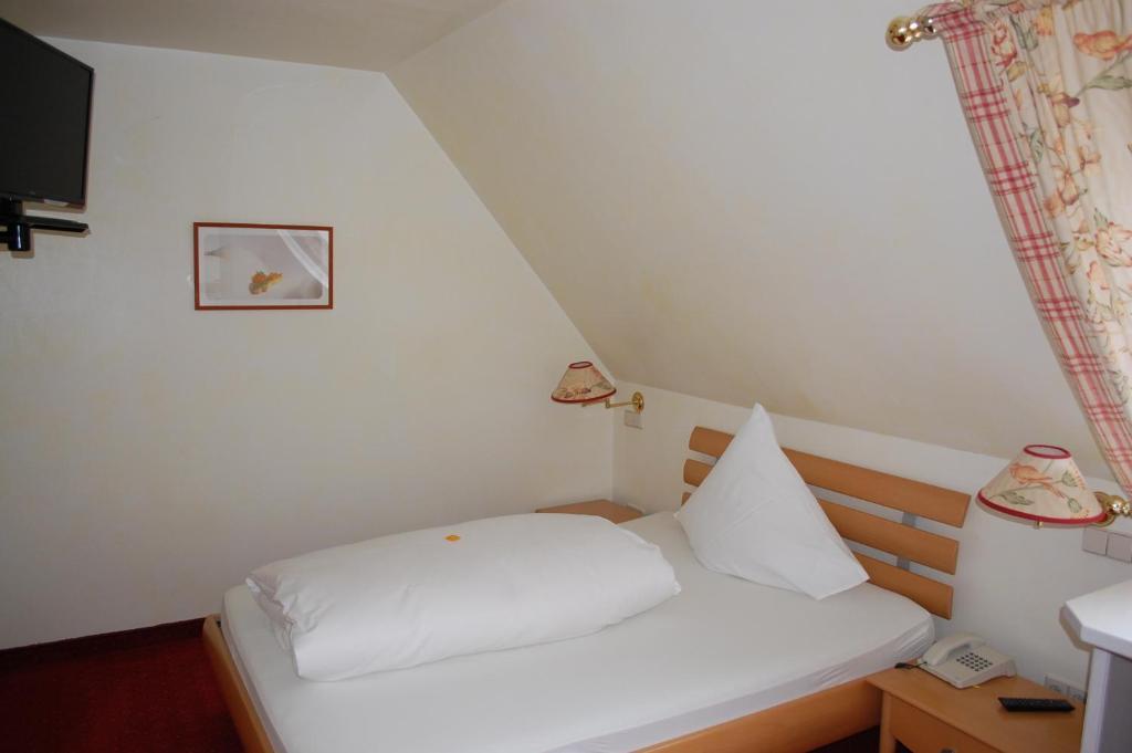 Parkhotel Krone Эммендинген Номер фото